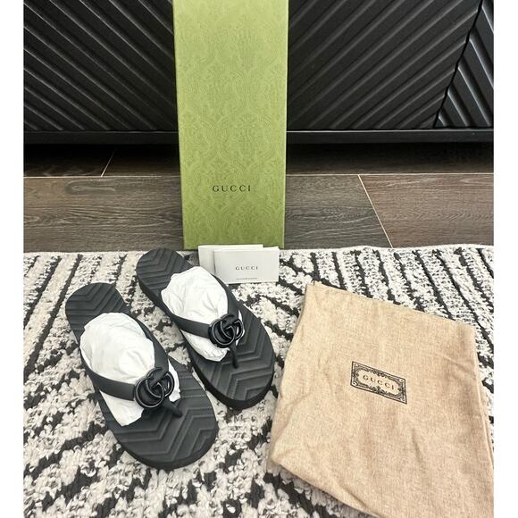 GUCCI Marmont GG Rubber Flip Flops Size 37 NEW IN BOX - Picture 6 of 7